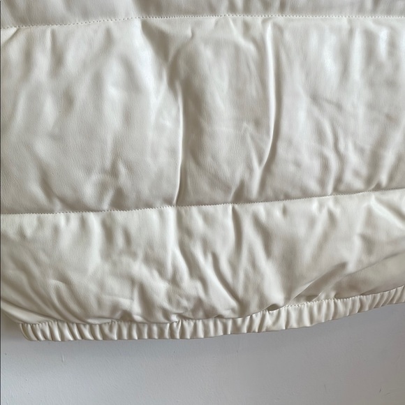 Zara Cream Quilted Vest with High Collar - Picture 6 of 6